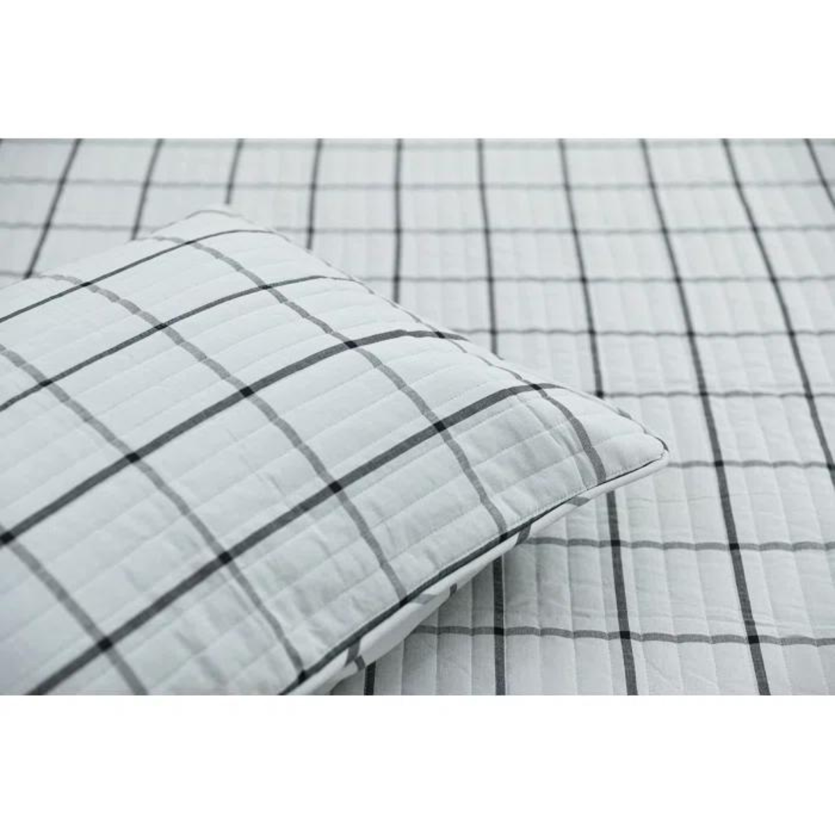 Anwari Cotton Sateen Plaid Coverlet Set