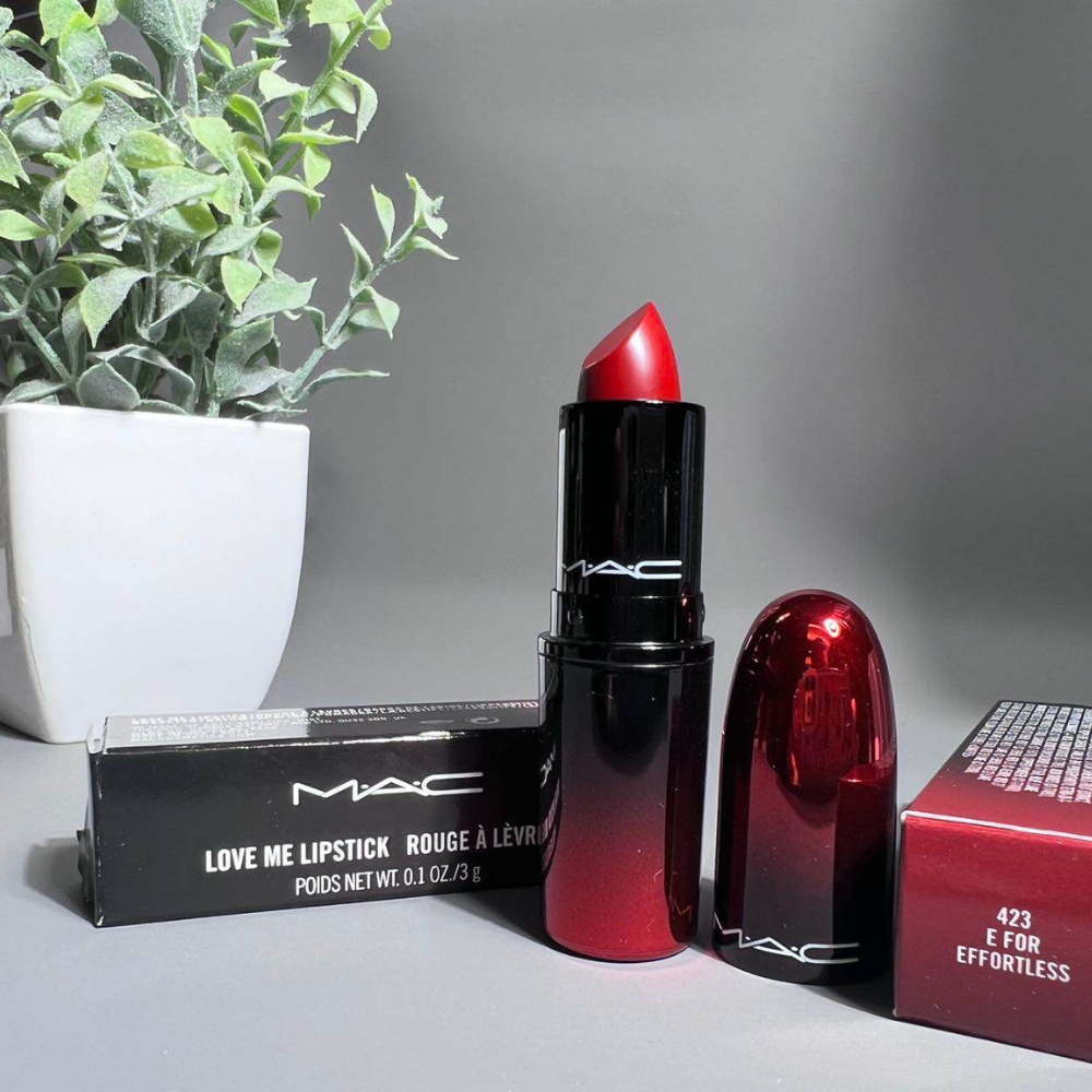 MAC Love Me Lipstick E for Effortless