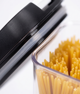 Close-up of container lid showing silicone seal for airtight food storage