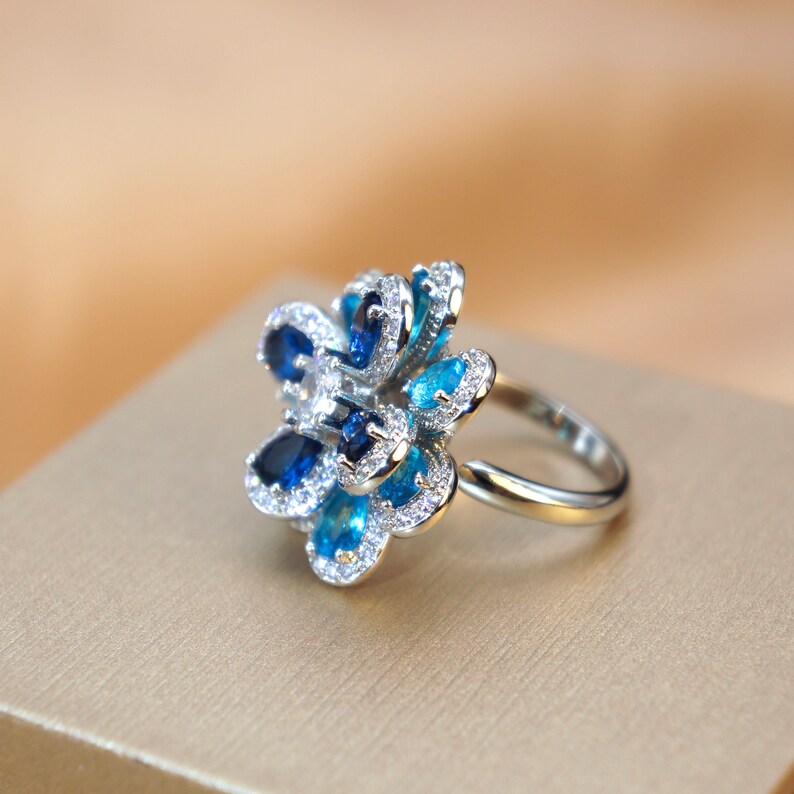 Blue Cubic Zirconia Flower Pendant Ring/Necklace/Ear Stud #B-028